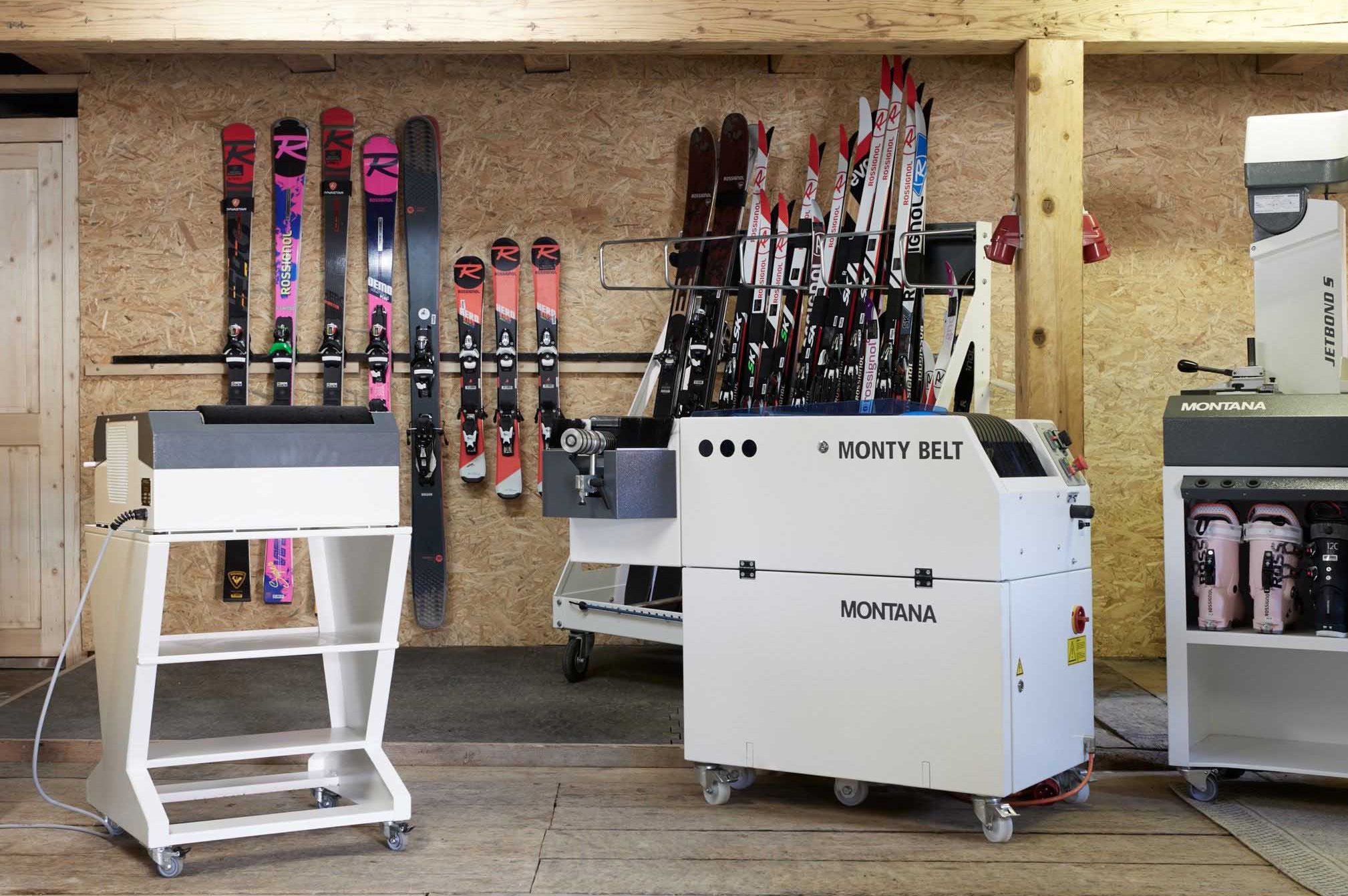 Manual ski service machines