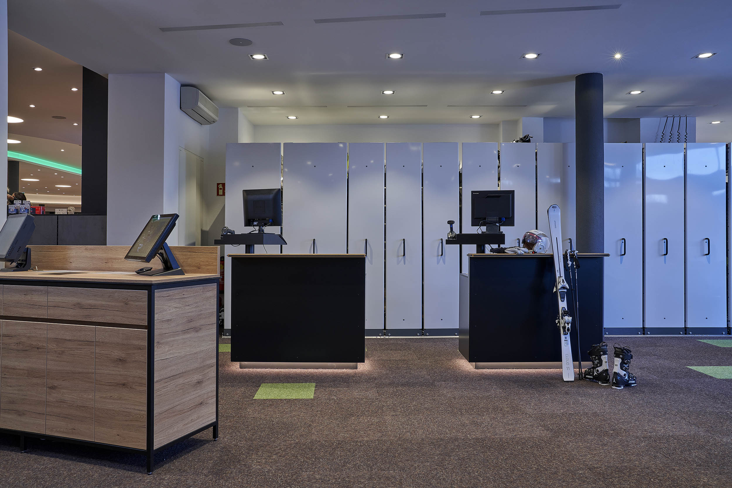 Riferimento Impianti di noleggio sci Vista frontale